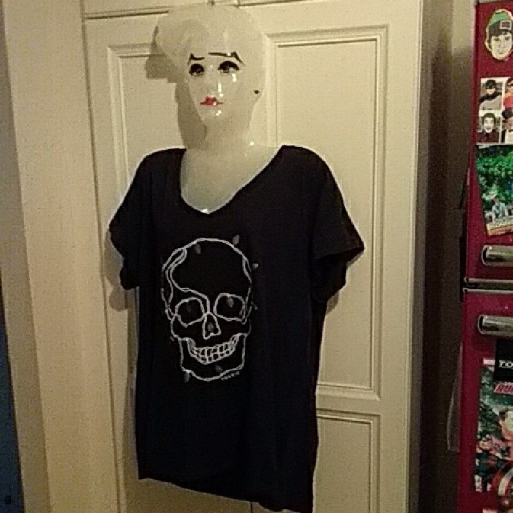 Torrid Black Skull Short Sleeve Tee Sz 3